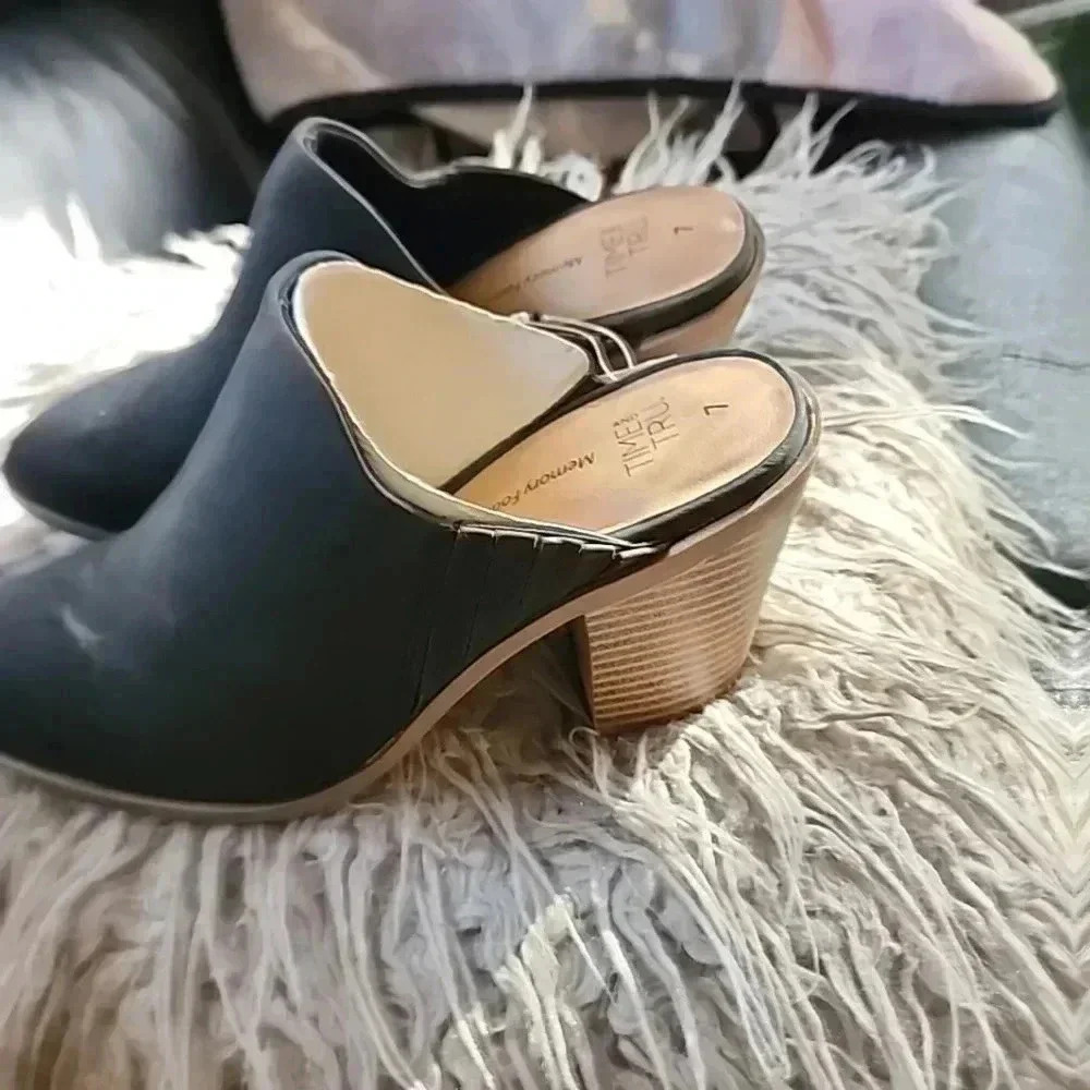 Time and Tru Women's Block heels slip on Mules. Size 7 . NWT - Picture 4 of 8